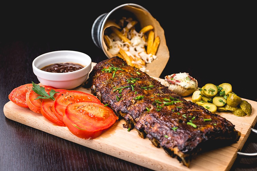 Ribs with french fries